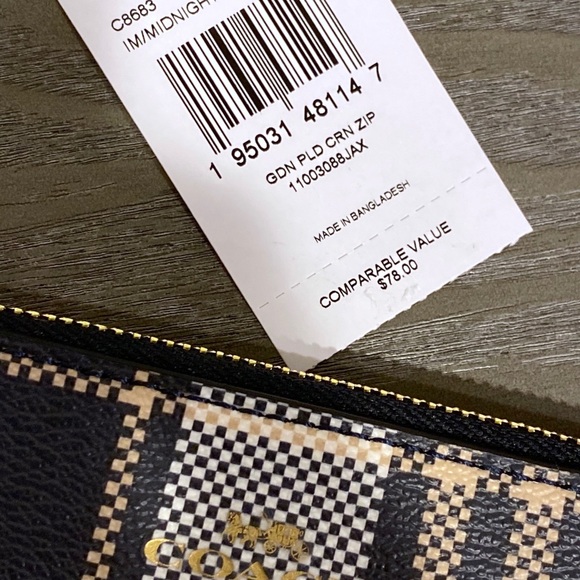 Coach Wristlet - Picture 3 of 6